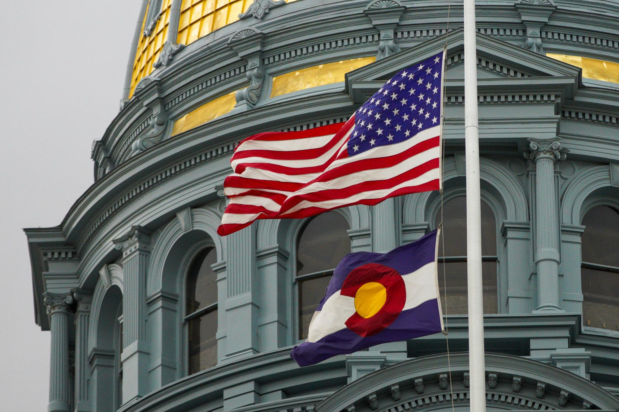 220517-COVID-POLIS-FLAGS-HALF-STAFF-CAPITOL