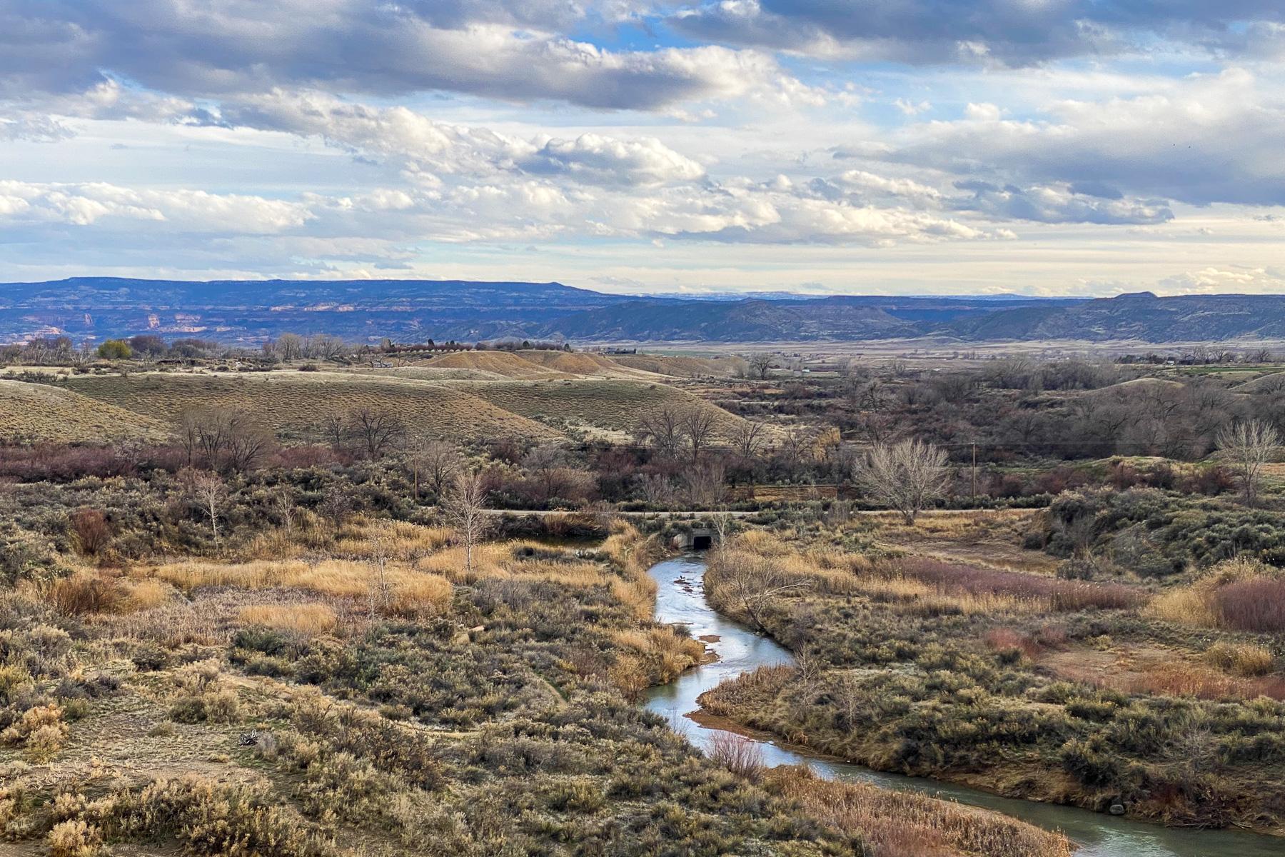 A view of Highline Lake State Park