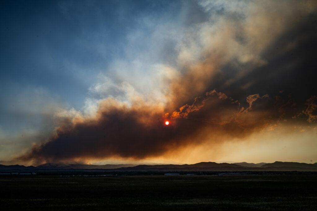 Alexander Mountain Fire sends a pall of smoke over the Front Range