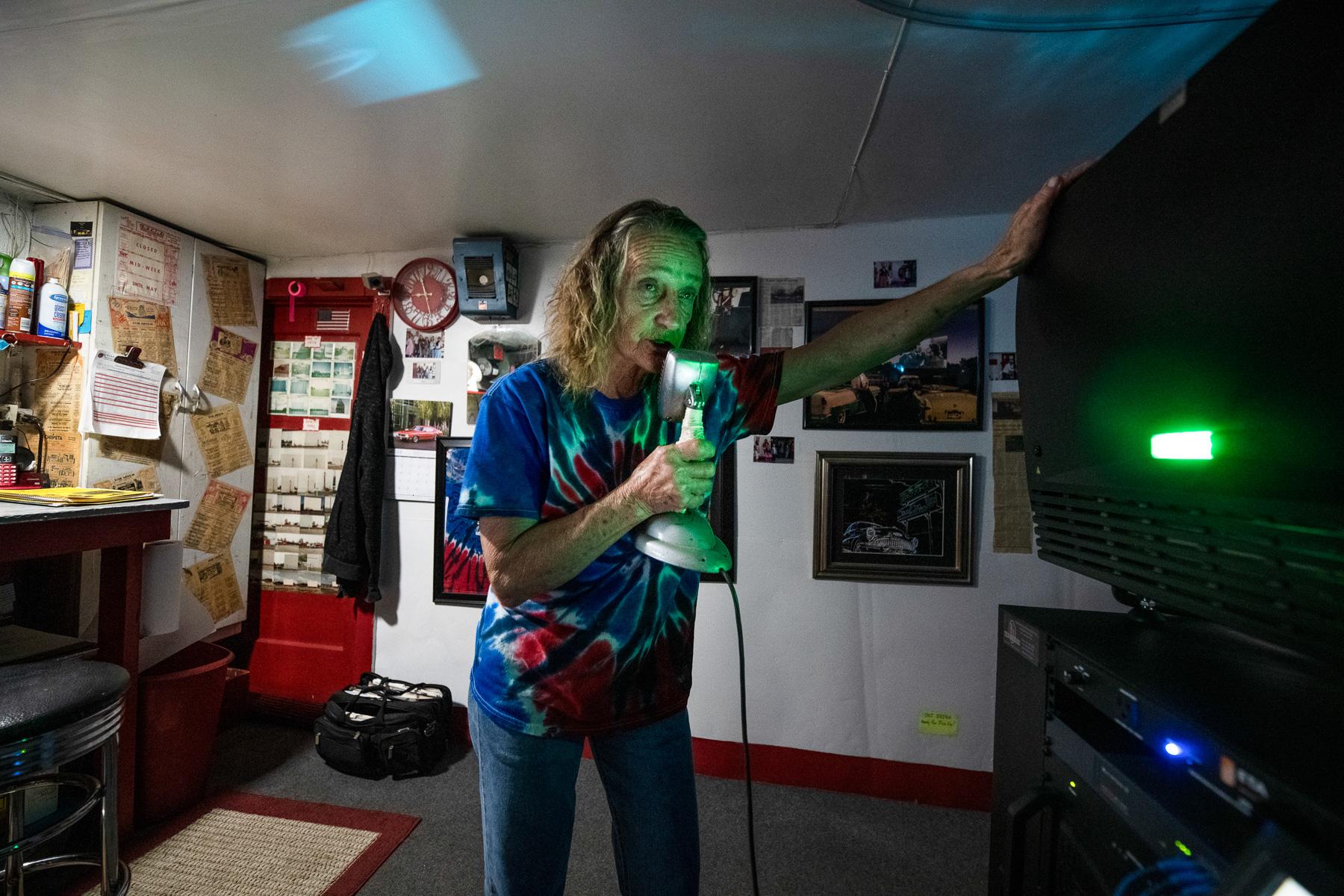 Pam Friend, center, owner of the Star Drive In