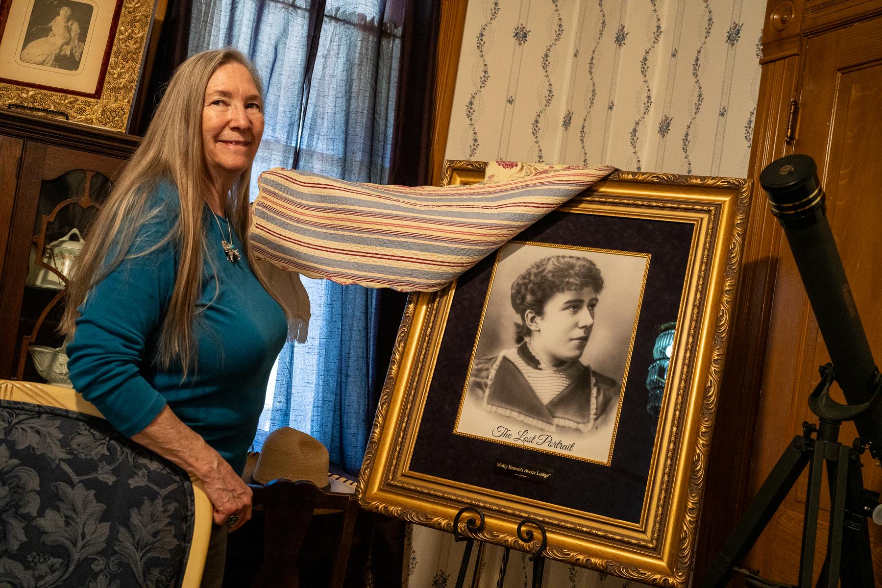 Mary “Momo” Shearer shows the "Last Portrait” of Margaret “Molly” Brown