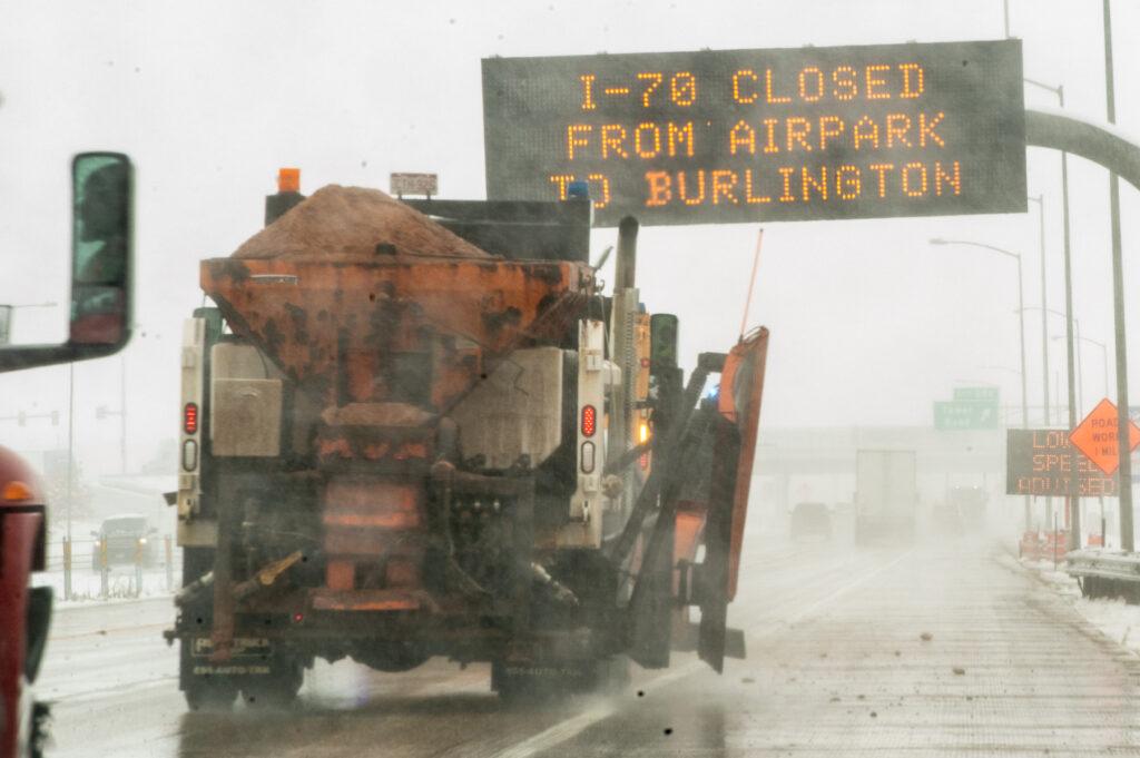 241108-winter-weather-snow-i70-closed