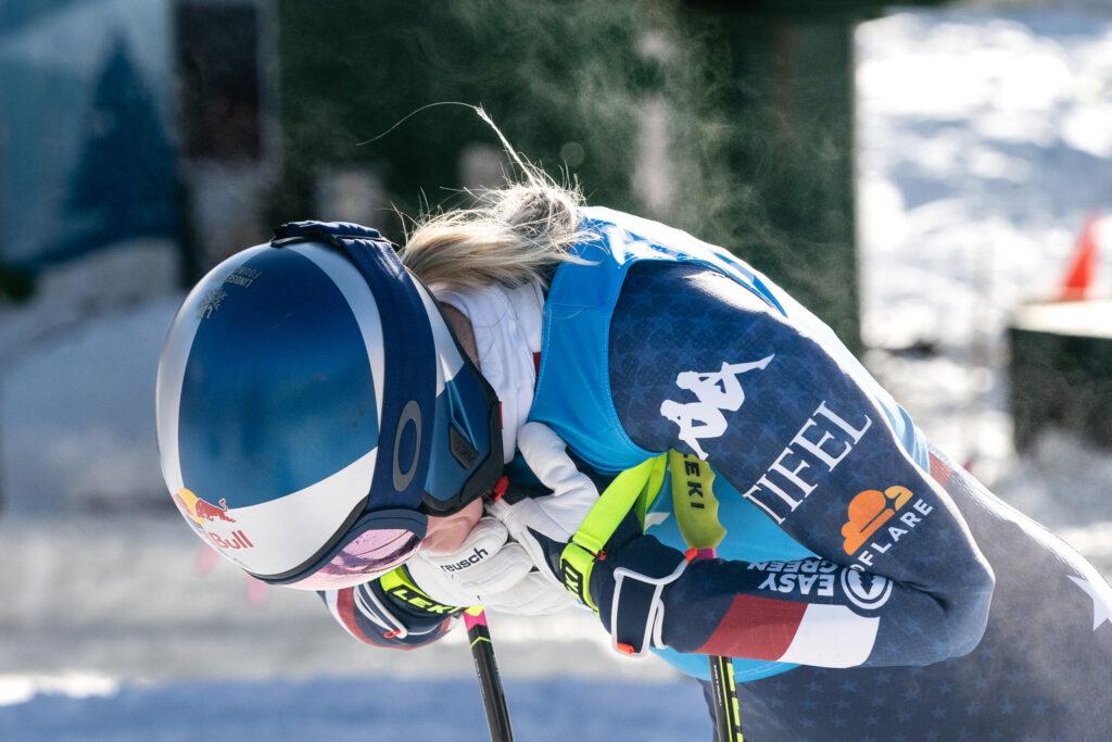 LINDSEY VONN RETURNS TO SKI RACING