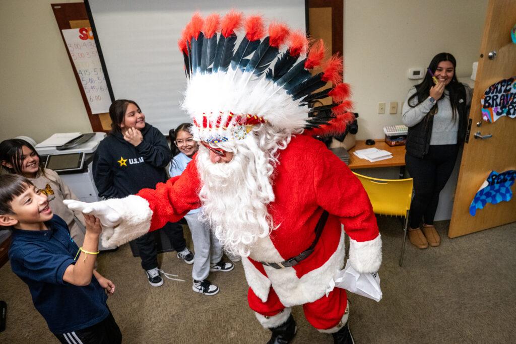 AMERICAN-INDIAN-SANTA-CHRISTMAS