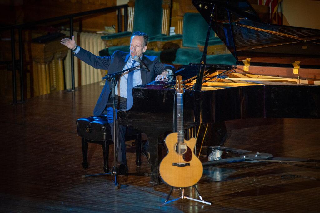 Conductor Scott O’Neil at the Colorado Matters Holiday Extravaganza 2024