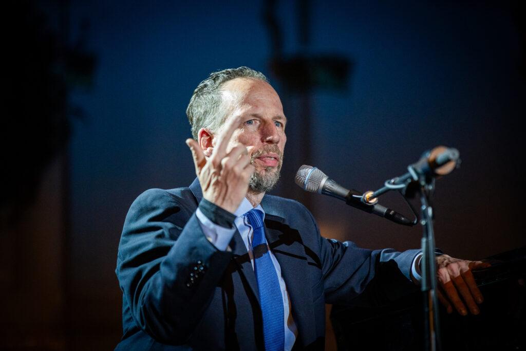 Conductor Scott O’Neil at the Colorado Matters Holiday Extravaganza 2024