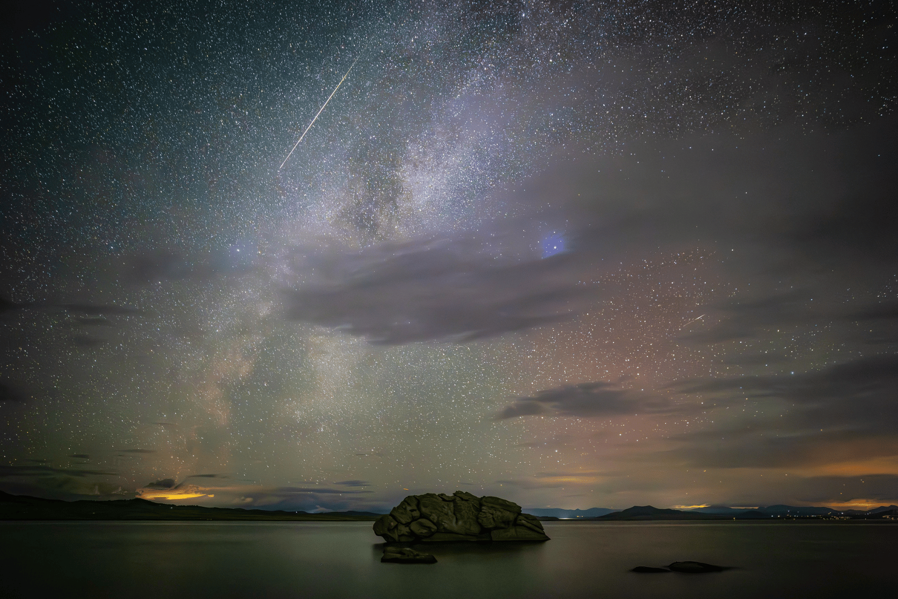 The night sky with a metero shower over Eleven Mile State Park